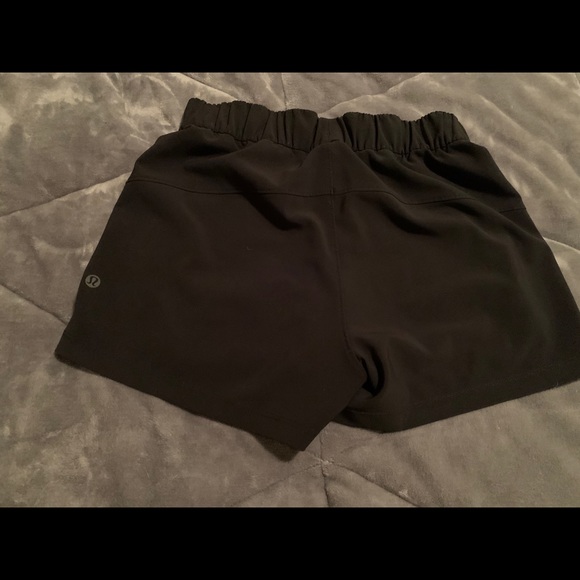 Lululemon on the fly short - Picture 3 of 3